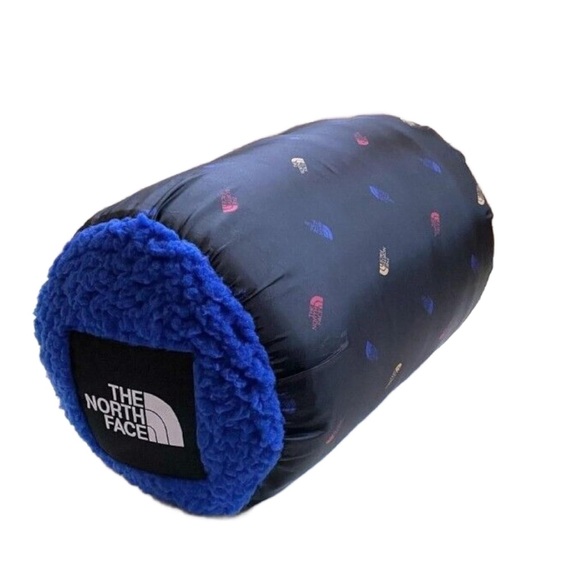 The North Face AOP Fuzzy Blanket - Picture 2 of 8